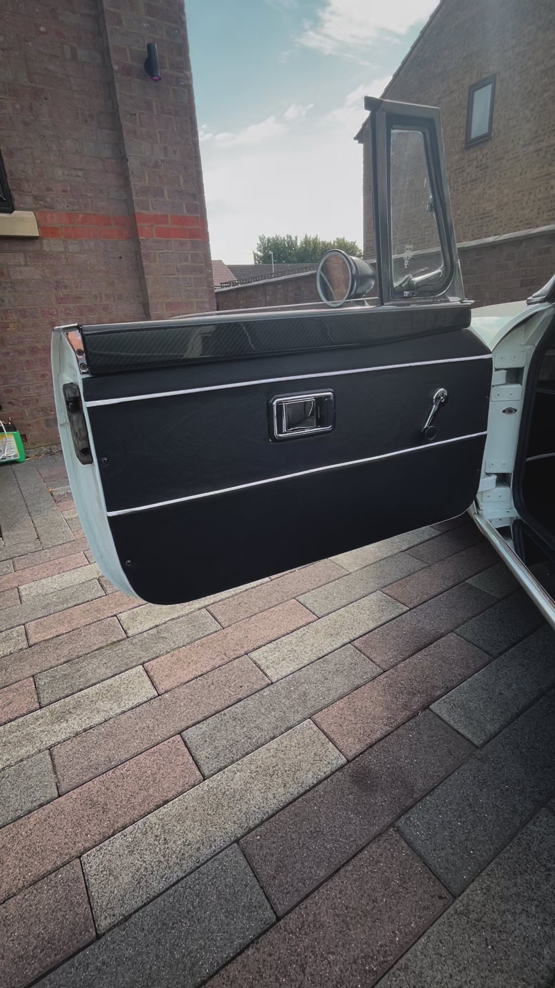 MGB classic Pair of door cards 1968-1980 – Watford Classic Cars